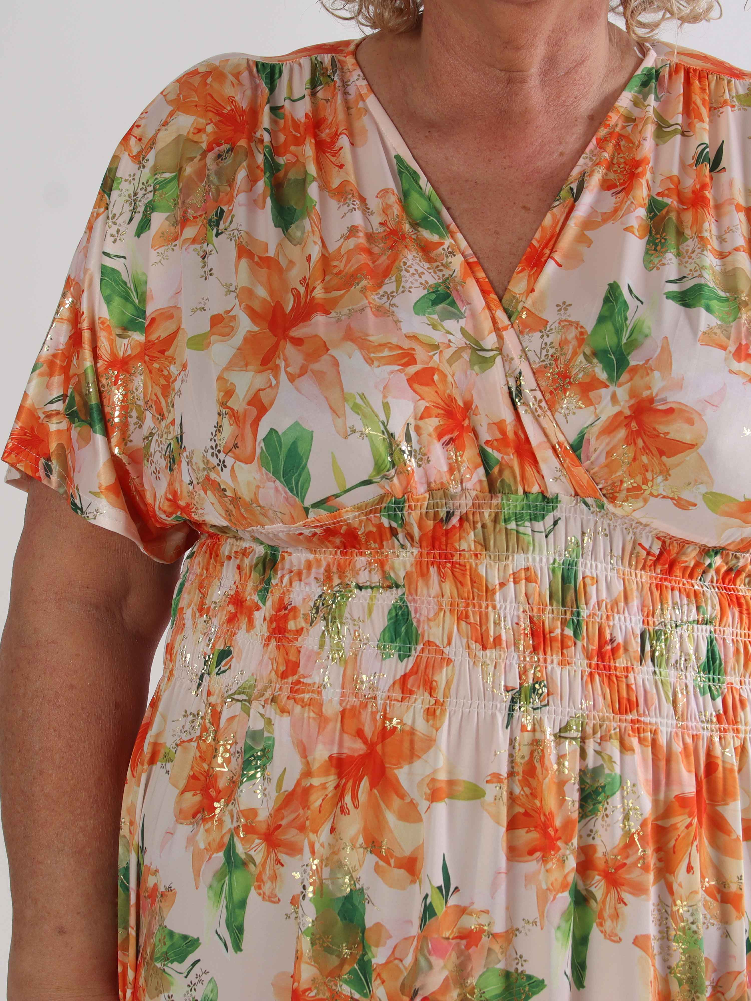 Pams Flourish - Lang plus size kjole med fine blomster og guld blade